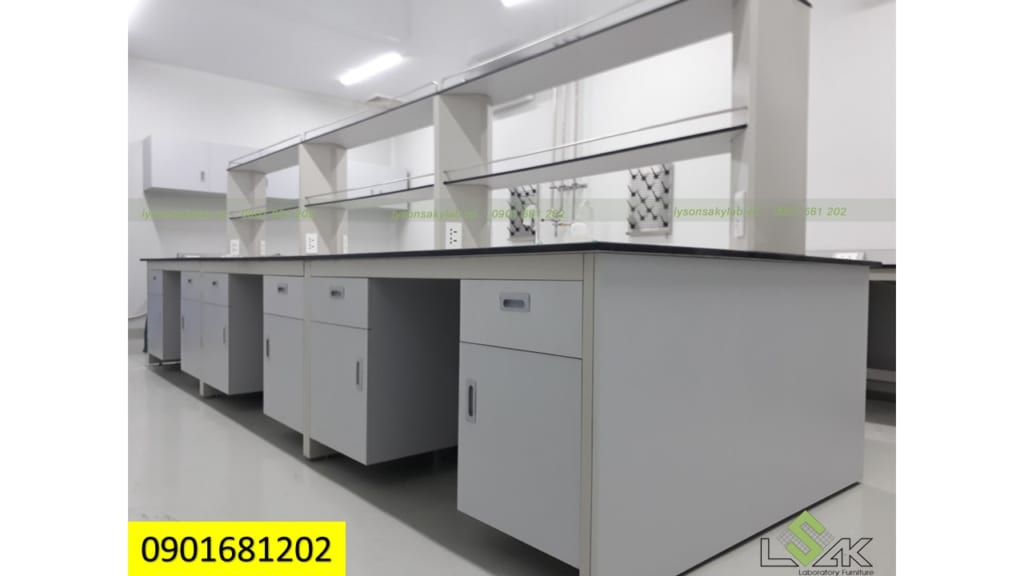 Bàn thí nghiệm giữa phòng (bàn thí nghiệm trung tâm)