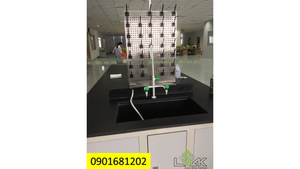 Bàn thí nghiệm giữa phòng (bàn thí nghiệm trung tâm)
