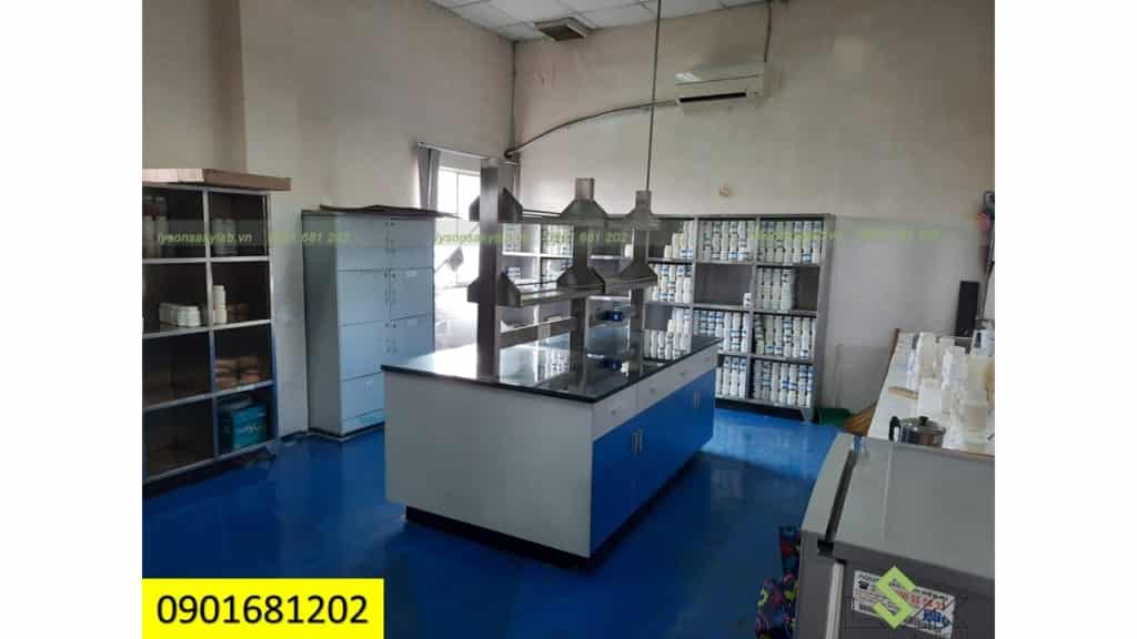 Bàn thí nghiệm giữa phòng (bàn thí nghiệm trung tâm)