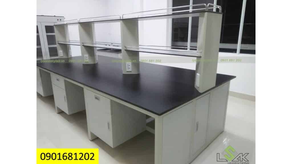 Bàn thí nghiệm giữa phòng (bàn thí nghiệm trung tâm)