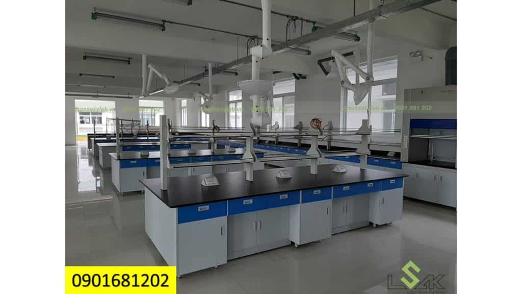 Bàn thí nghiệm giữa phòng (bàn thí nghiệm trung tâm)