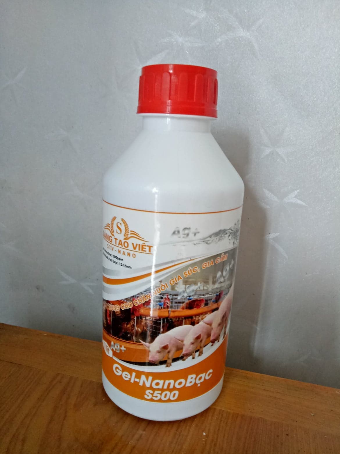 Gel nano bạc d&ugrave;ng cho chăn nu&ocirc;i gia s&uacute;c, gia cầm