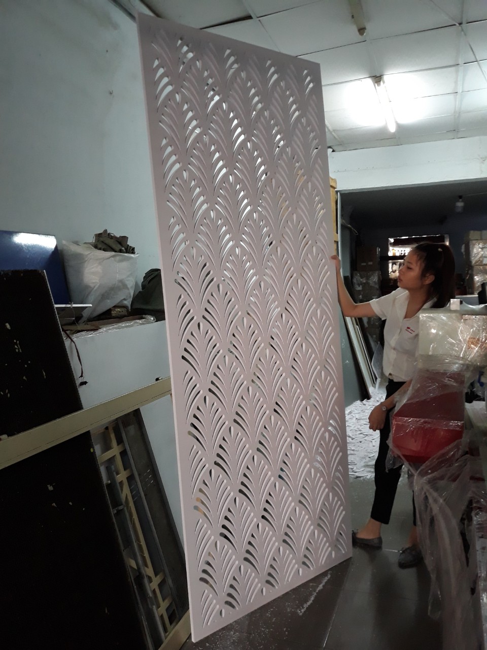 Nhận gia c&ocirc;ng hoa văn tr&ecirc;n tấm nhựa Pima