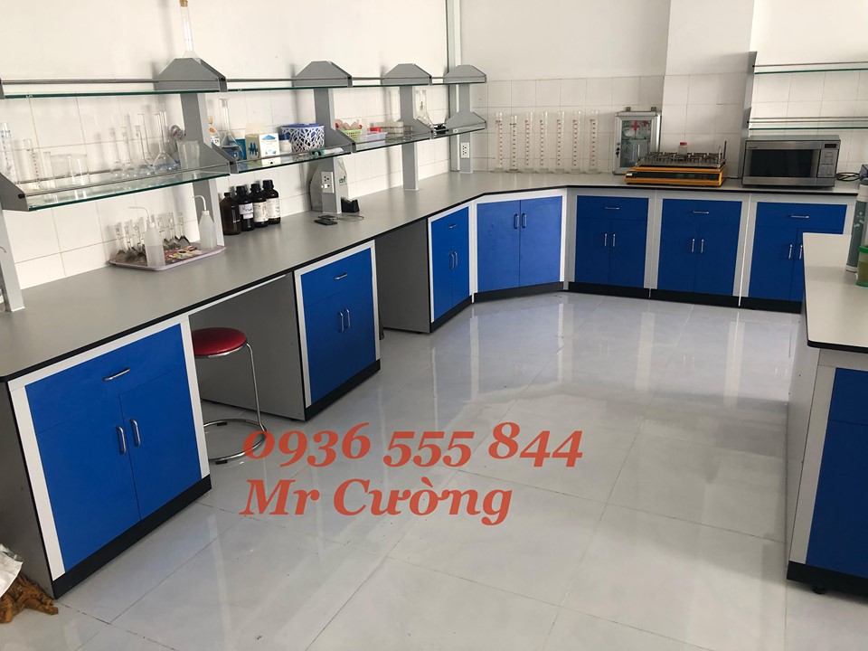 B&agrave;n th&iacute; nghiệm &aacute;p tường cho ph&ograve;ng h&oacute;a l&yacute;