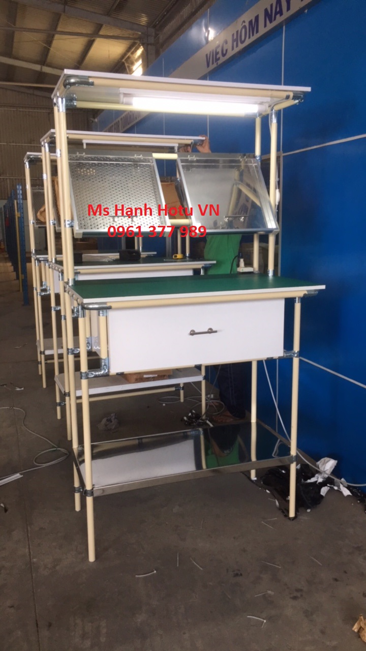 B&agrave;n thao t&aacute;c c&ocirc;ng nghiệp