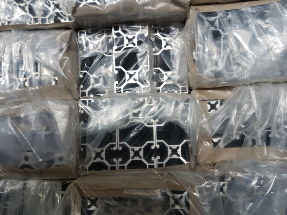 Nh&ocirc;m định h&igrave;nh
