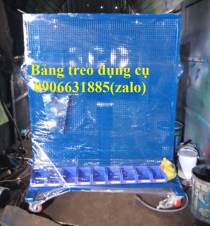 Gi&aacute; treo đồ nghề sửa chữa, bảng treo garage phụ t&ugrave;ng ốc v&iacute;t