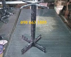Nhận gia c&ocirc;ng ch&acirc;n b&agrave;n sắt, inox theo y&ecirc;u cầu