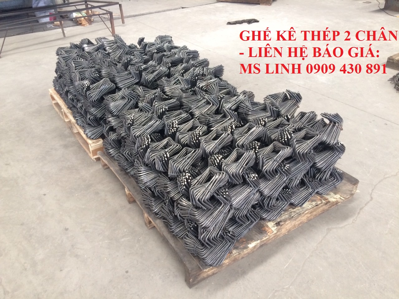 Ghế k&ecirc; th&eacute;p- con k&ecirc; b&ecirc; t&ocirc;ng lưới th&eacute;p h&agrave;n