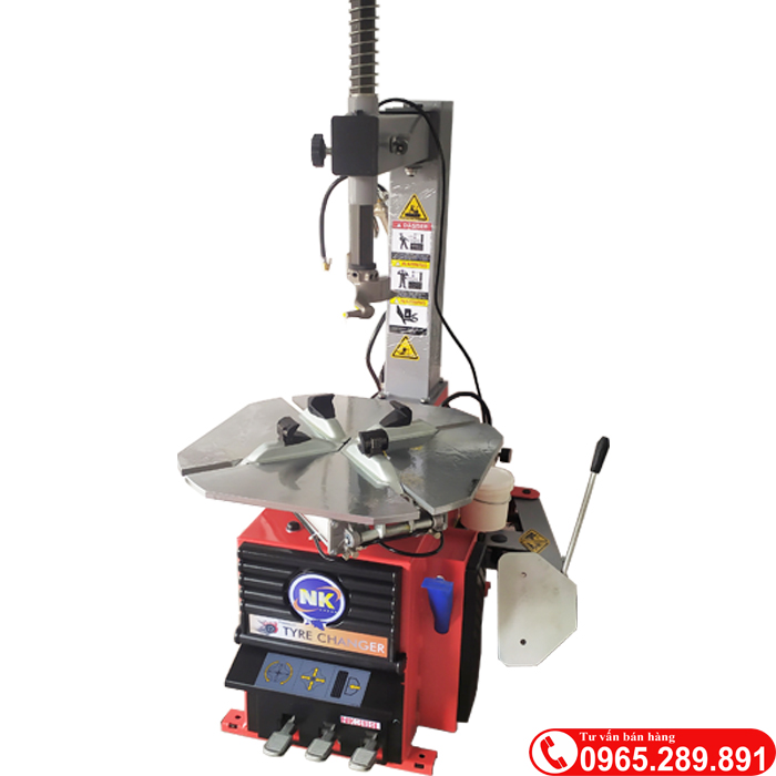 M&aacute;y ra v&agrave;o lốp xe NK318e m&acirc;m vu&ocirc;ng