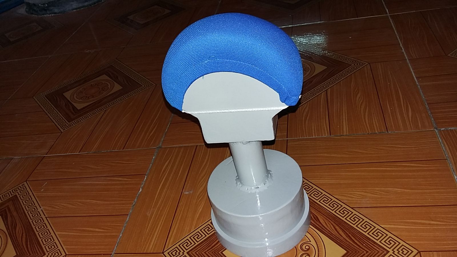 tay gối ủi
