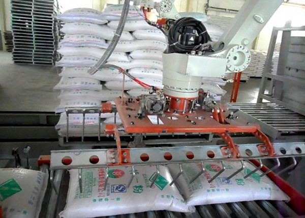Hệ thống điều khiển PLC tự động Robot Palletizer cho hộp Carton v&agrave; t&uacute;i thấp